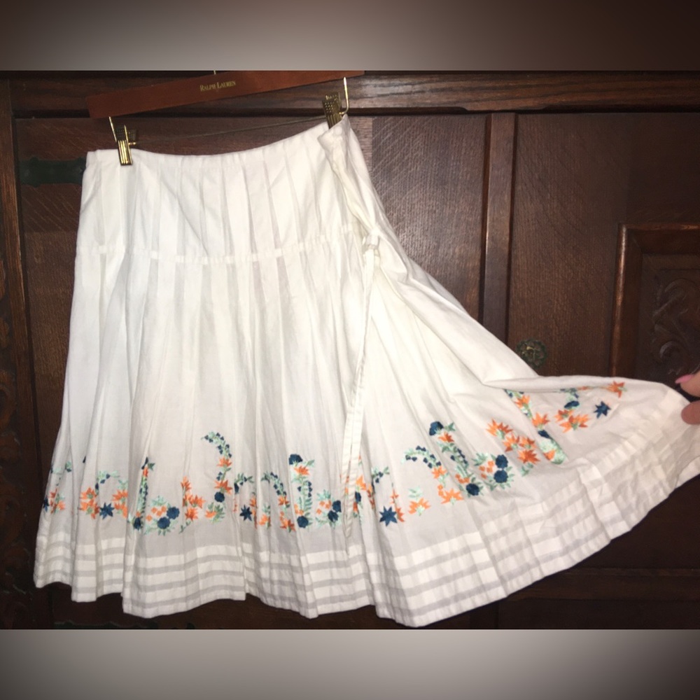 BCBG cotton skirt embroidered - Picture 5 of 11